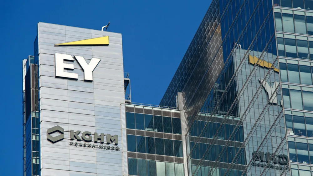 ΕΥ: Η γεωγραφική κατανομή του ανθρώπινου «ταλέντου» των επιχειρήσεων αποτελεί κλειδί για την υψηλή παραγωγικότητα και κερδοφορία