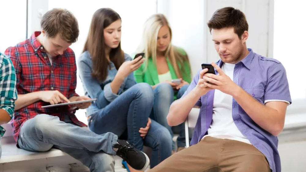 ΙΟΒΕ: Ο κλάδος των κινητών επικοινωνιών συνεισφέρει το 2,8 του ελληνικού ΑΕΠ