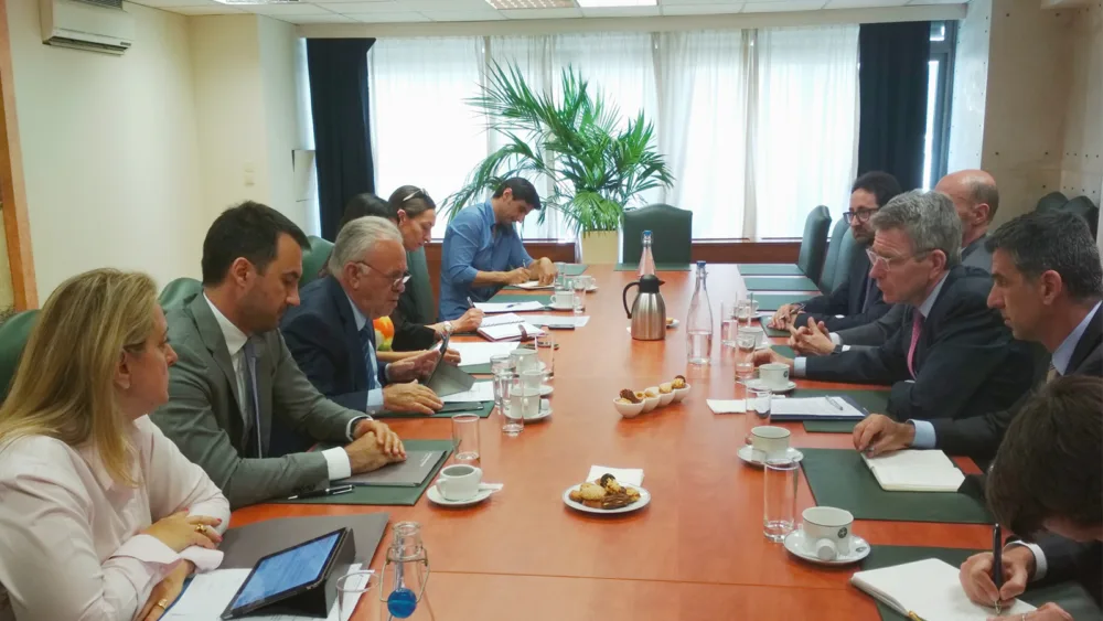 Συνάντηση του Αντιπροέδρου της Κυβέρνησης και Υπουργού Οικονομίας & Ανάπτυξης και του Αναπληρωτή Υπουργού Οικονομίας & Ανάπτυξης με τον Πρέσβη των ΗΠΑ στην Αθήνα