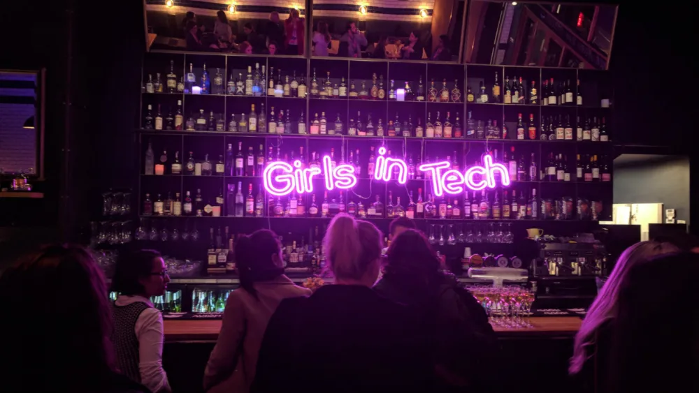 AMPLIFY by Girls in Tech: Οι γυναίκες startuppers στο προσκήνιο