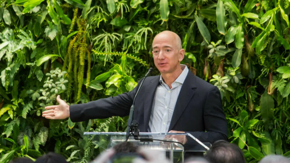 Ο Jeff Bezos αποχωρεί από τη θέση του CEO της Amazon