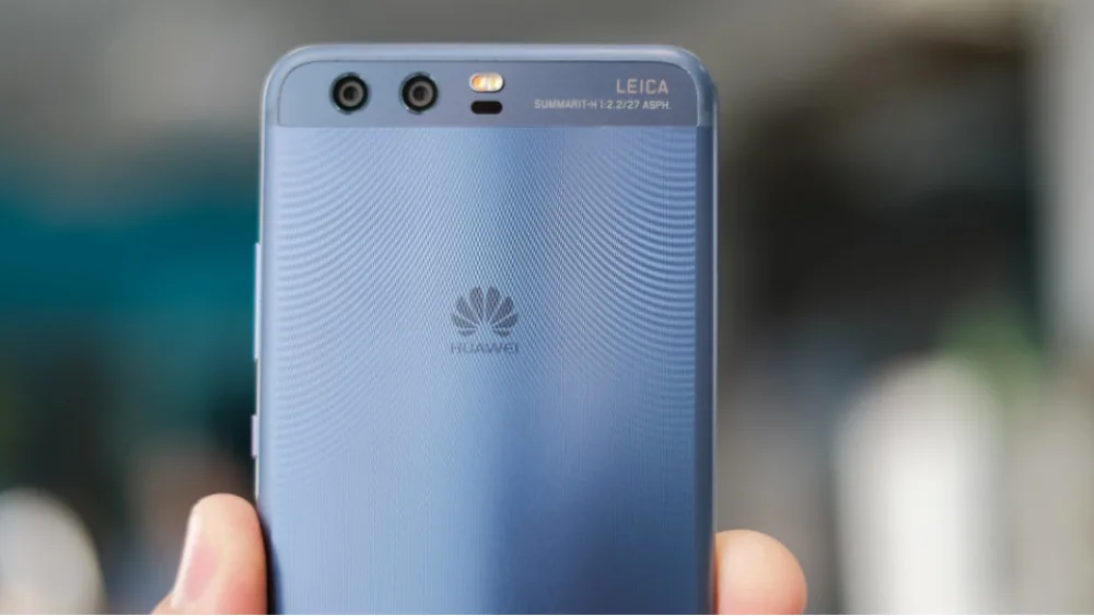 Η Huawei καταδικάζει τον αποκλεισμό της από την αμερικανική αγορά