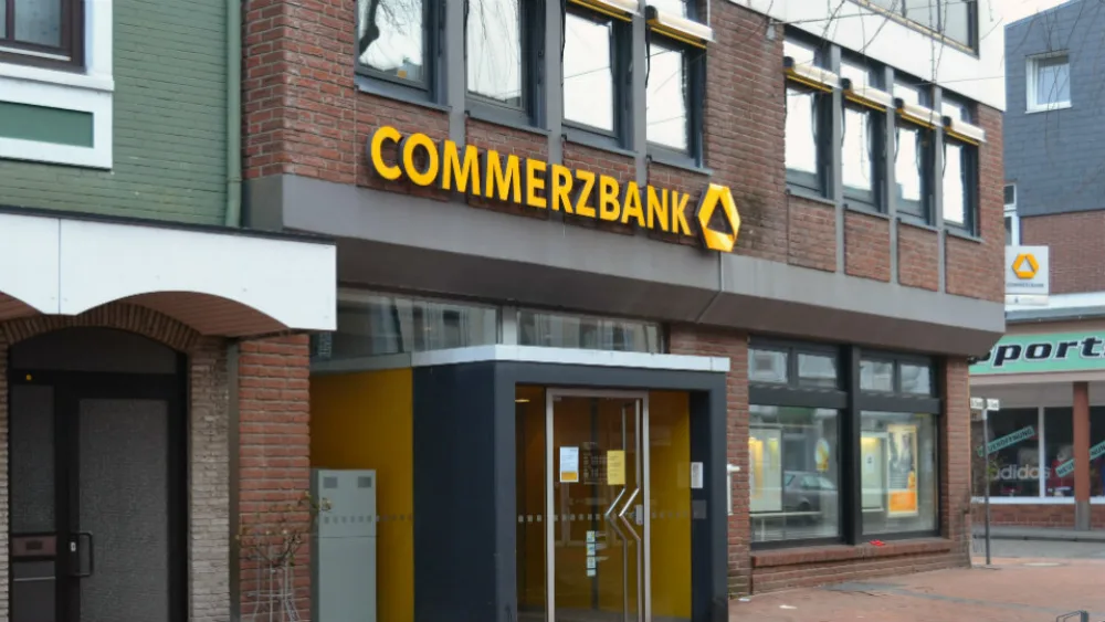 Η Commerzbank σταματά τις νέες δραστηριότητες στη Ρωσία