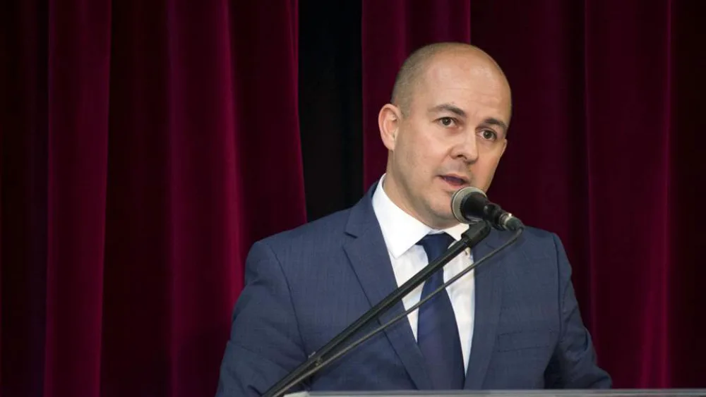 Από την Ιδεοληψία στην Ελλάδα των Αξιών