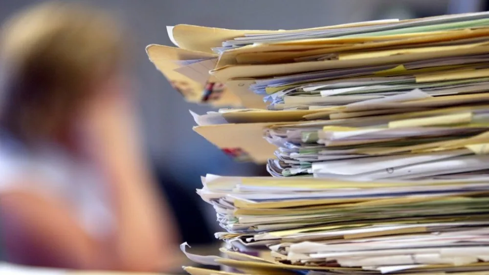 Πώς θα επιτευχθεί μείωση της γραφειοκρατίας σε 12 ερωτήσεις και απαντήσεις - Οι βασικές προβλέψεις του νομοσχεδίου