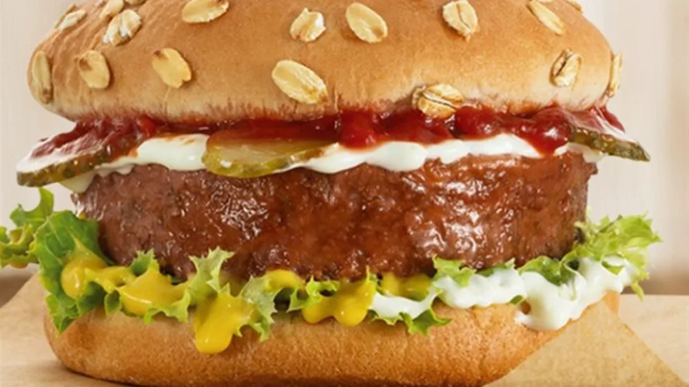 Goody’s: «Η πρώτη αλυσίδα στην Ελλάδα» που προσφέρει μπιφτέκι χωρίς κρέας