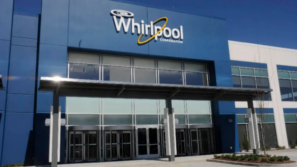 Η Whirlpool αναστέλλει το κλείσιμο εργοστασίου στην Ιταλία