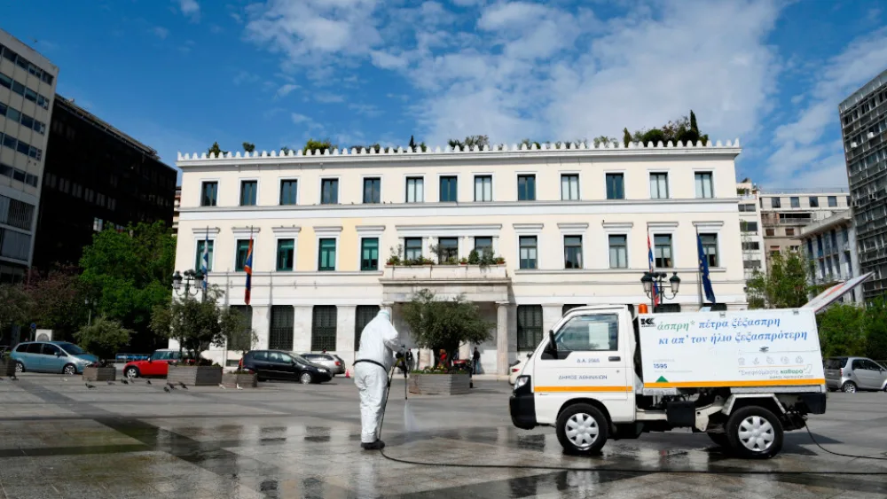 ΕΛΠΕ: Δωρεάν καύσιμα ΕΚΟ στον Δήμο Αθηναίων για τον στόλο απολυμάνσεων