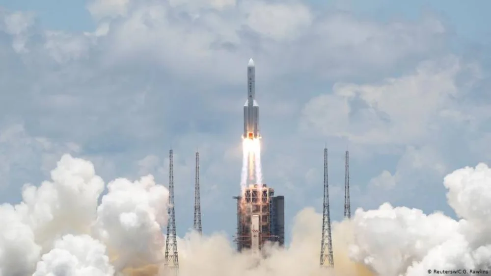 Εκτοξεύτηκε η φιλόδοξη αποστολή της Κίνας προς τον κόκκινο πλανήτη