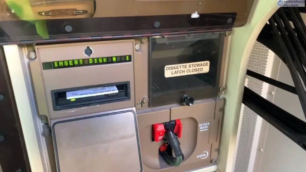 Τα Boeing 747 συνεχίζουν να παίρνουν αναβαθμίσεις μέσω... δισκέτας 3,5 ιντσών