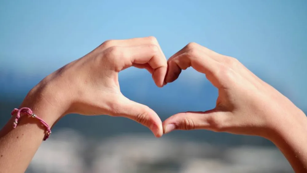 Παπουτσάνης και ΑΒ Βασιλόπουλος στηρίζουν τους μαθητές των Ειδικών Σχολείων