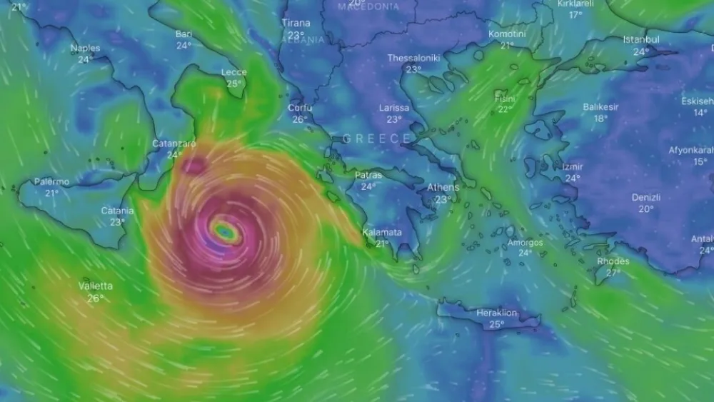 Κυκλώνας Ιανός: 3 βασικές οδηγίες προστασίας - Δείτε live την πορεία του
