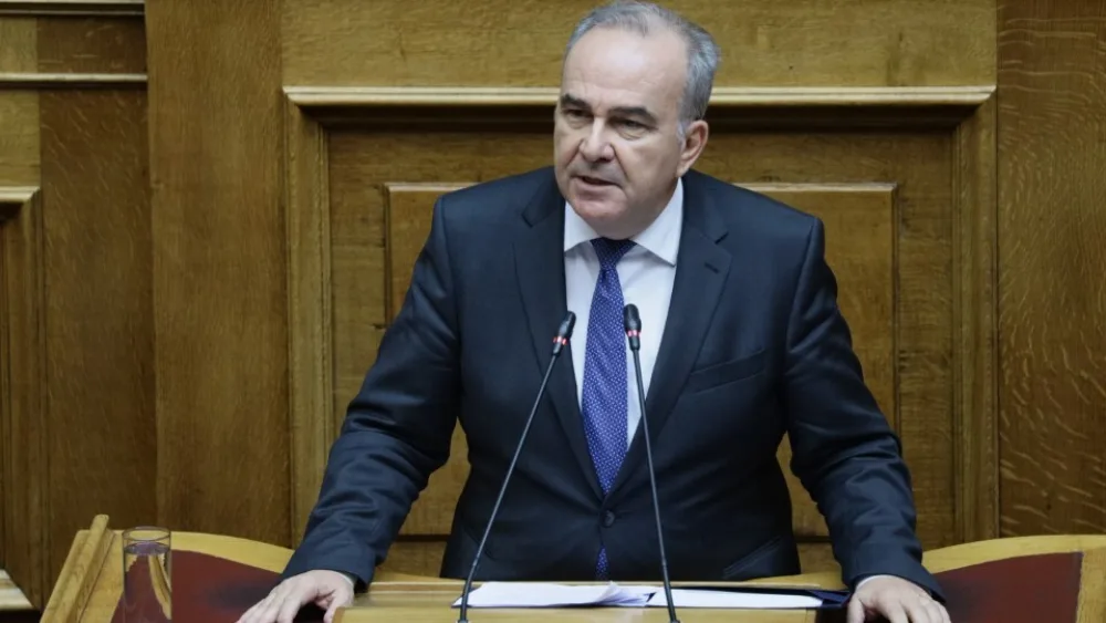 ​Την προκήρυξη για την ενίσχυση των τουριστικών επενδύσεων υπέγραψε ο Παπαθανάσης