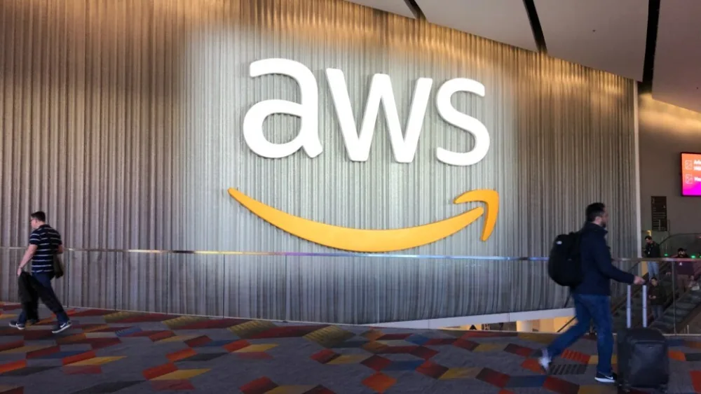 Συνεργασία του ΟΑΕΔ με την Amazon Web Services για ανάπτυξη ψηφιακών δεξιοτήτων
