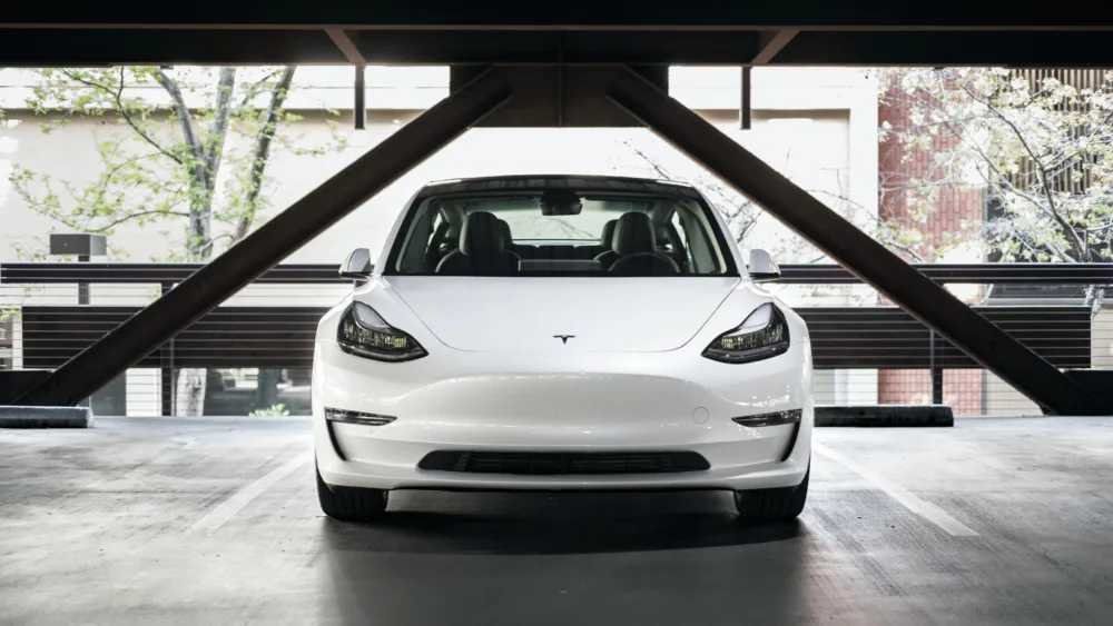 Πτώση 8% σημείωσε η μετοχή της Tesla μετά την απογοητευτική πτώση πωλήσεων στην Ευρώπη