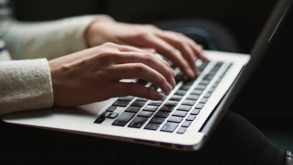 Σε κίνδυνο παραγωγικότητα και καινοτομία από την απομακρυσμένη εργασία