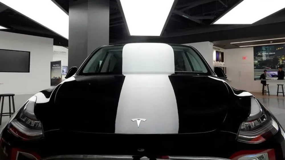 Η Hertz παραγγέλνει 100.000 Tesla, σε συμφωνία 4,2 δισεκατομμυρίων δολαρίων