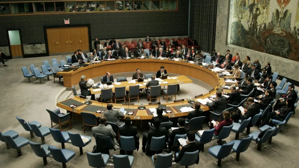 Πέντε δυνάμεις δεσμεύονται να αποτρέψουν την εξάπλωση των πυρηνικών όπλων