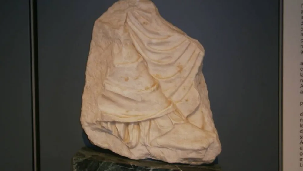 Επιστρέφει στην Ελλάδα θραύσμα του Παρθενώνα από το Μουσείο Antonino Salinas