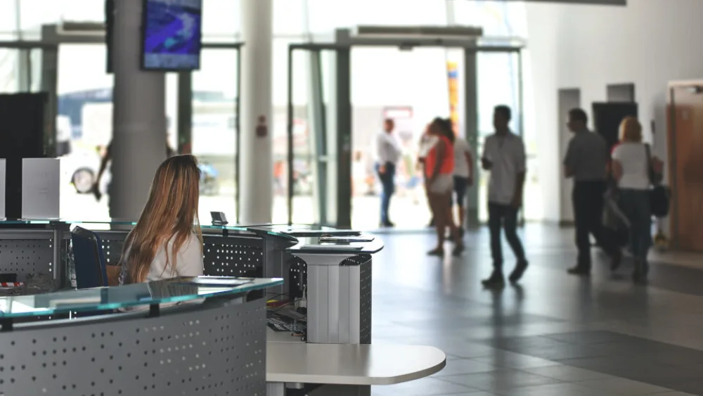 ​Υπ. Εργασίας: Υποχρεωτική η ΣΣΕ στα ξενοδοχεία