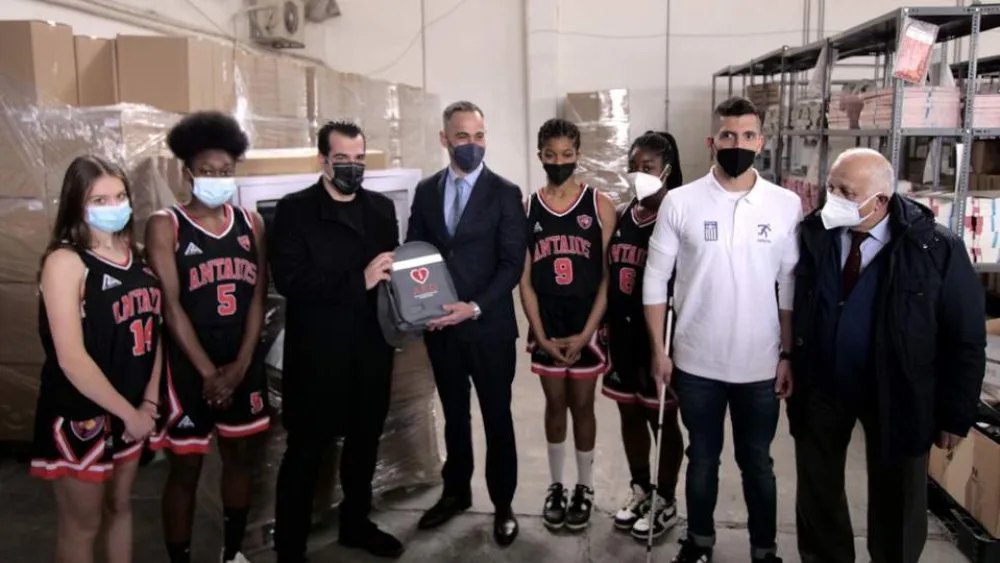 Αυτόματοι απινιδωτές σε αθλητικά σωματεία από Υπ. Υγείας και Kaizen Gaming