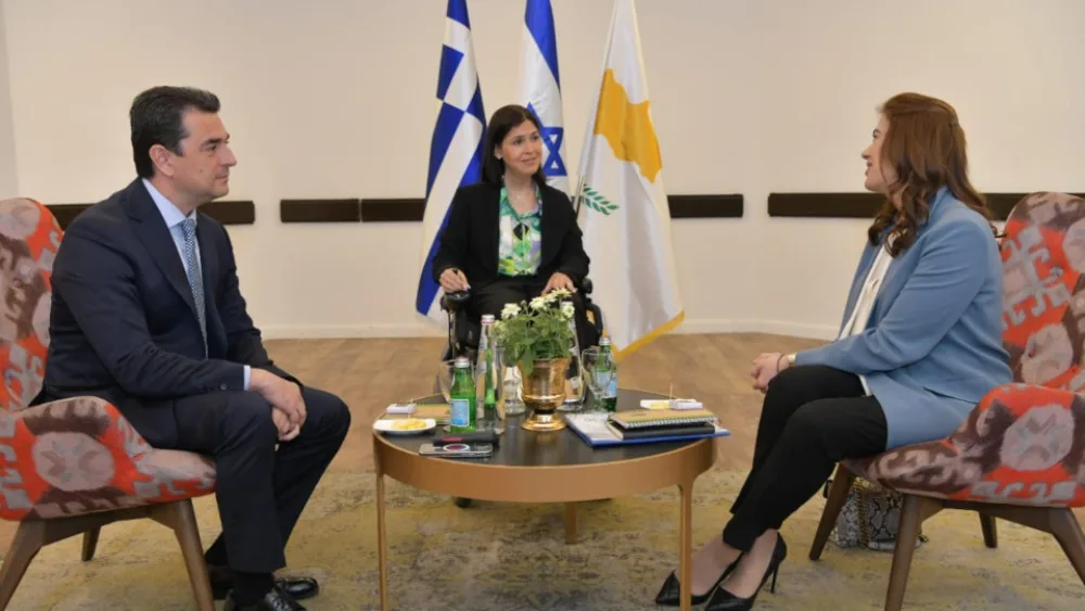 Σκρέκας: Επιταχύνουμε και εμβαθύνουμε την ενεργειακή συνεργασία με Κύπρο και Ισραήλ
