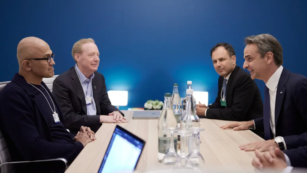 Nadella για Ελλάδα: Δεν έχω δει κάτι παρόμοιο σε αυτή την κλίμακα