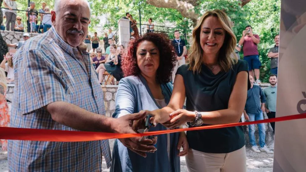 Henkel & Γαλαξίας στην Καλοσκοπή, υποστηρίζοντας τη δημιουργία ενός παντοπωλείου-καφενείου