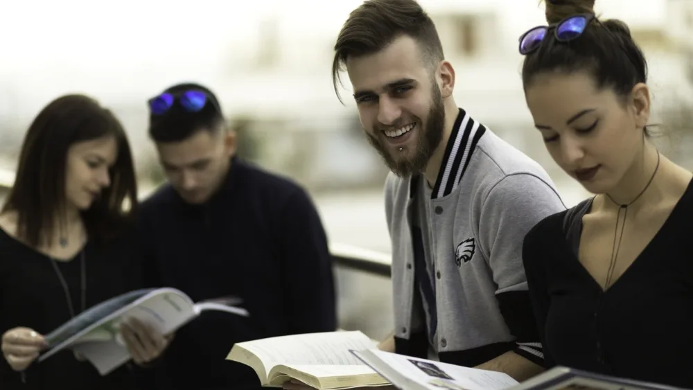 Πρόγραμμα ενίσχυσης απασχολησιμότητας τελειόφοιτων και απόφοιτων «Εξελίσσομαι»