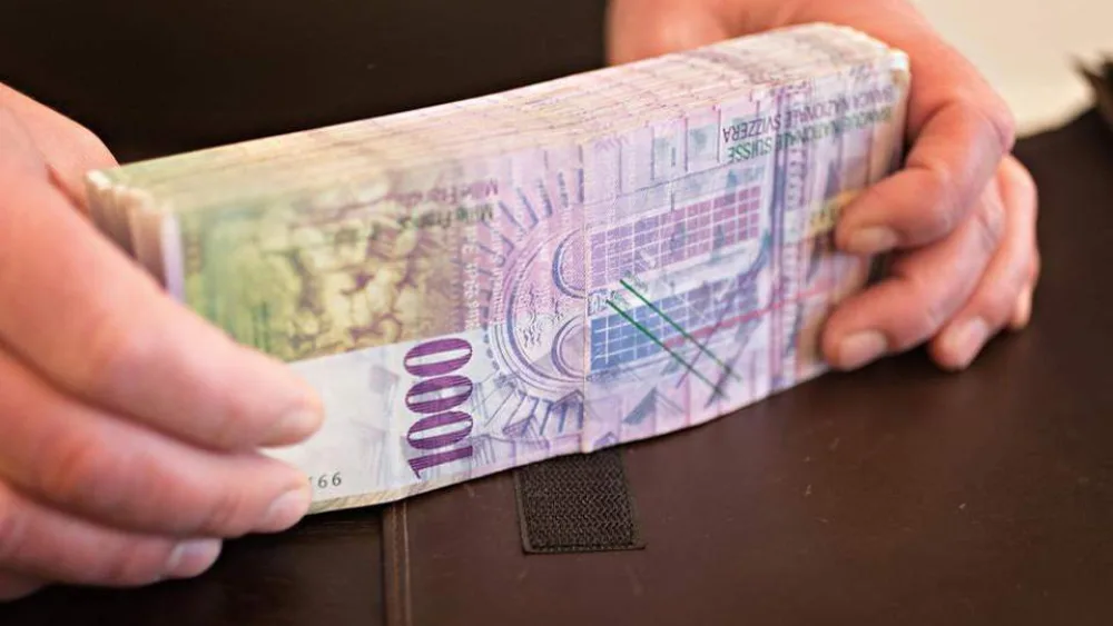 Ελβετικό φράγκο: Λύση για τα 50.000 δάνεια – Μετατροπή σε ευρώ, «κούρεμα» και επιμήκυνση έως 5 χρόνια
