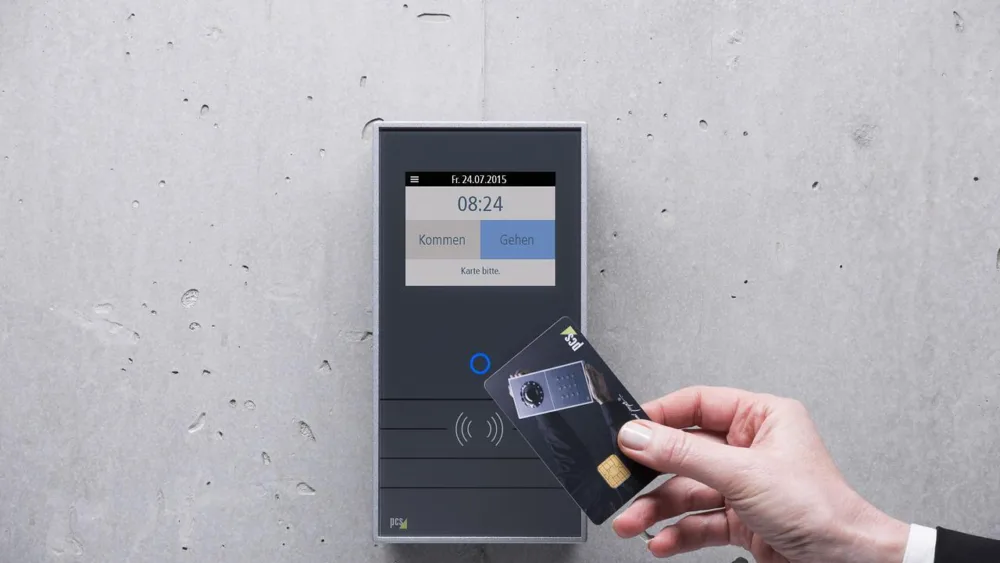 Ν. Κεραμέως: Από σήμερα η επέκταση της ψηφιακής κάρτας εργασίας σε τουρισμό και εστίαση