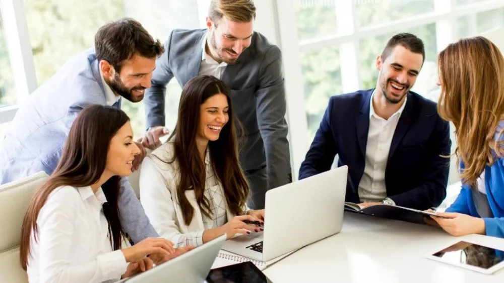 Επιχειρήσεις: Φιλοδοξία για ανέλιξη από τους νεαρούς εργαζόμενους - «κλειδί» η εκπαίδευση