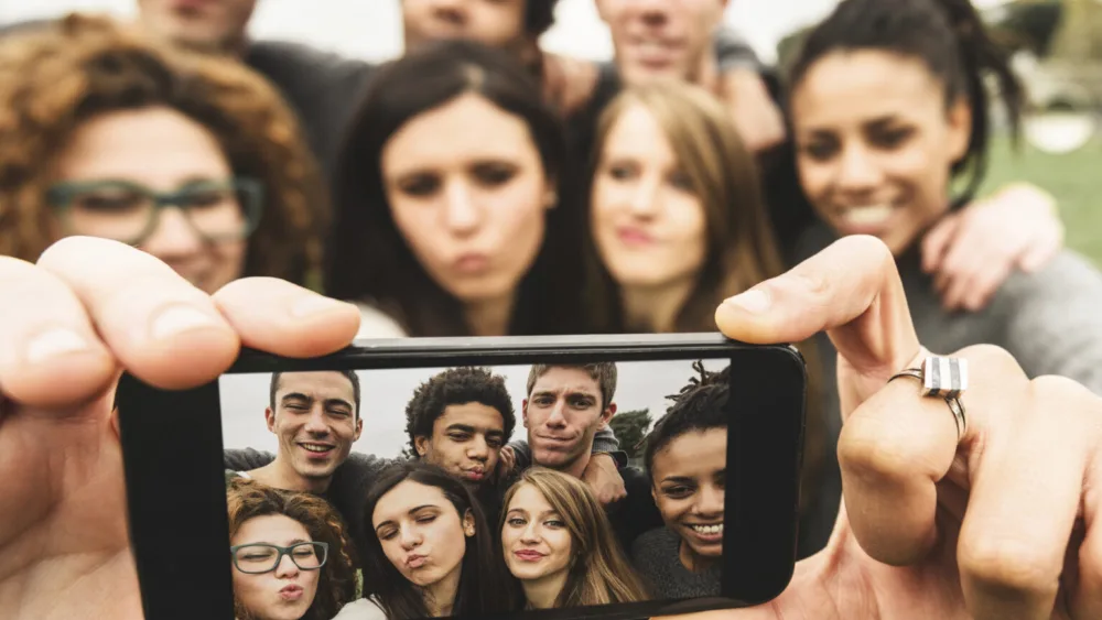 Εργασία: Υπάρχει πρόοδος για millenials και Gen Ζ παρά τις νέες δυσκολίες