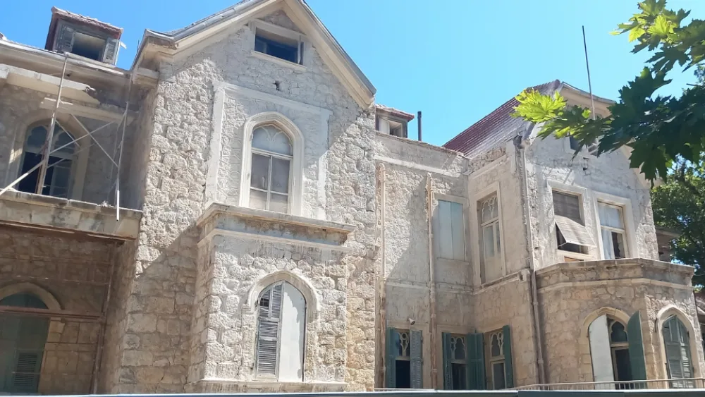 Επίσκεψη Μενδώνη στο Τατόι: Εντός χρονοδιαγράμματος τα έργα. Συντονισμός νέων δράσεων και εργασιών