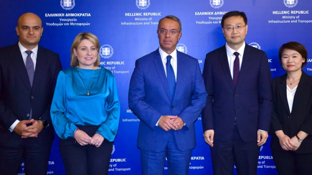 Υπογραφή της σύμβασης προμήθειας 250 νέων ηλεκτρικών λεωφορείων για Αθήνα και Θεσσαλονίκη