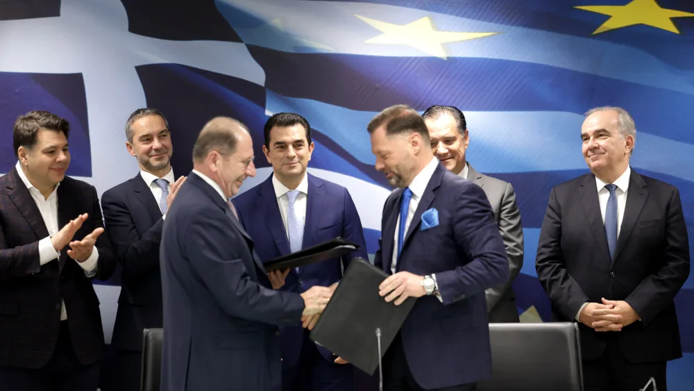 Μνημόνιο συνεργασίας 1 δισ. ευρώ ανάμεσα σε Ναυπηγεία Ελευσίνας και Attica Group