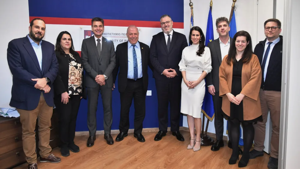 SWOT Hospitality και Πανεπιστήμιο Πειραιά «αναβαθμίζουν» τον Τουρισμό