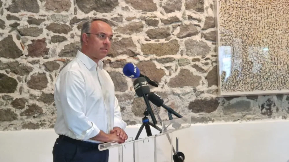 Σχολεία σε Φθιώτιδα και Καρδίτσα επισκέφθηκε ο Σταϊκουρας