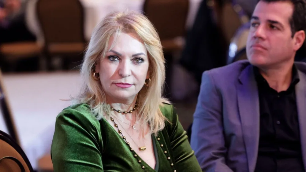 Μάνη-Παπαδημητρίου: «Η κυβέρνηση στηρίζει ενεργά την περαιτέρω ανάπτυξη της ελληνικής Φαρμακοβιομηχανίας»