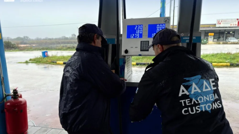 ΑΑΔΕ: Σφράγιση 2 πρατηρίων και πρόστιμα για νοθευμένα καύσιμα σε Βόλο και Κιλκίς