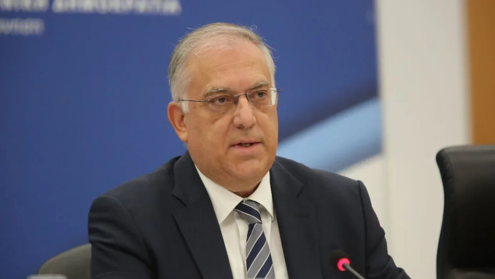 Θεοδωρικάκος: «Οι προκλήσεις της περιόδου απαιτούν να αφήσουμε στην άκρη τη συνωμοσιολογία»