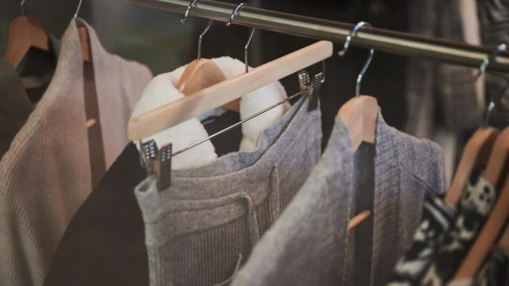 Αντιμέτωπη ακόμη με τις περυσινές προκλήσεις η ένδυση-κλωστοϋφαντουργία το πρώτο τρίμηνο του 2025