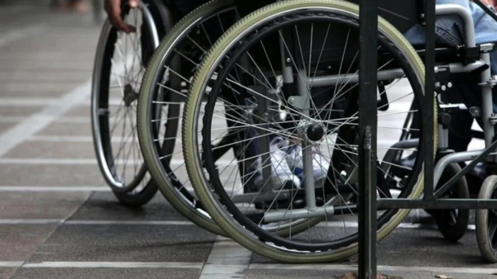 Προσωπικός Βοηθός: Ξεκινούν την Τετάρτη 26 Αυγούστου οι νέες αιτήσεις – Έως 1.939 ευρώ μηνιαίως η ενίσχυση