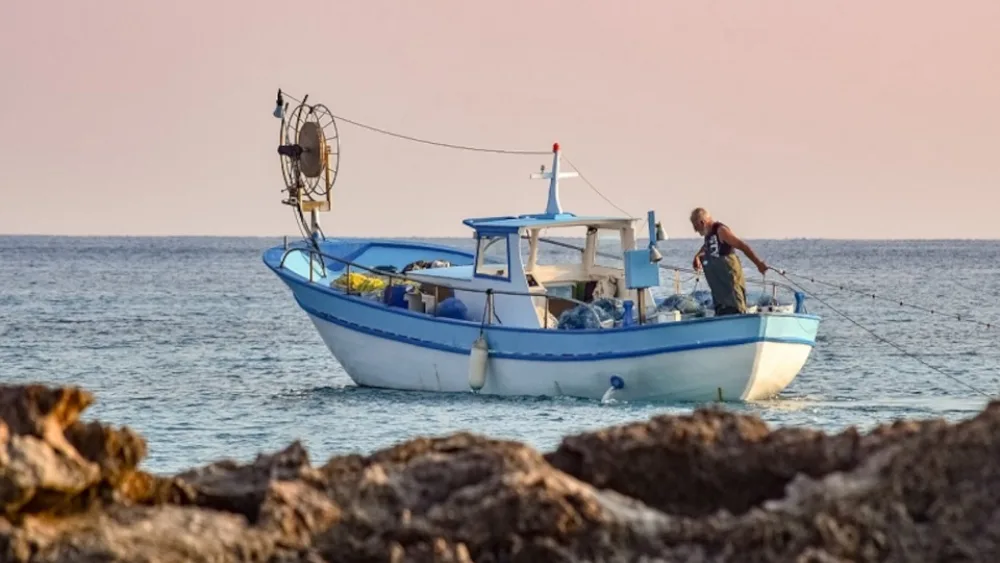 Αλιείς: Ξεκινούν οι αιτήσεις για το νέο πρόγραμμα στήριξης 16 εκατ. ευρώ – Οι όροι και οι δικαιούχοι του προγράμματος