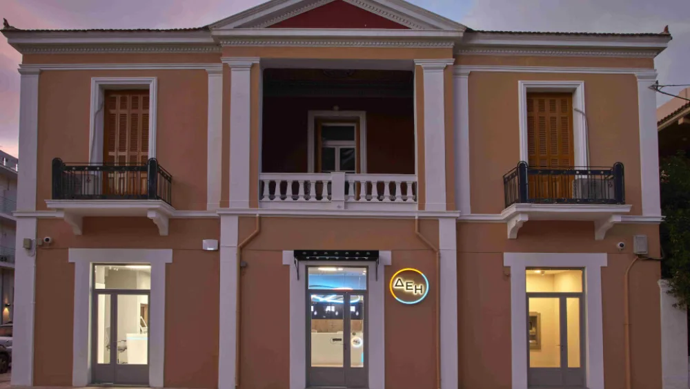 Πάνω από 60 νέα και ανακαινισμένα καταστήματα μετρά η ΔΕΗ
