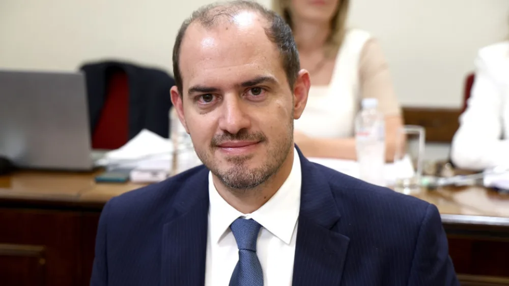 Όσα δήλωσε ο υφυπουργός Οικονομικών για τον Προϋπολογισμό του 2026 - Έμφαση δίνεται στις οικογένειες και τους νέους