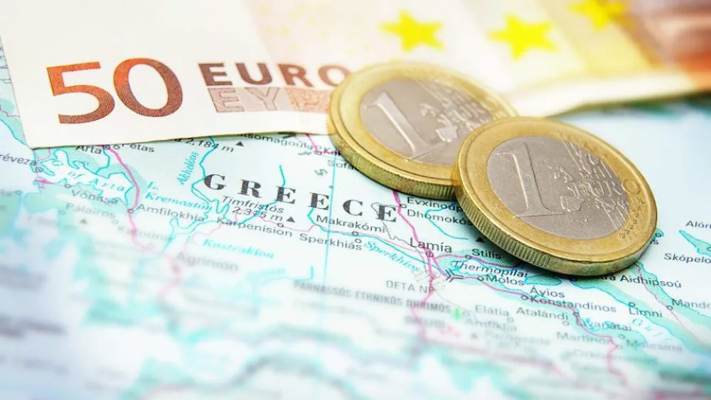 ΚΕΠΕ: Παρά την ήπια επιβράδυνση, η ελληνική οικονομία συνεχίζει να αναπτύσσεται με σταθερό ρυθμό