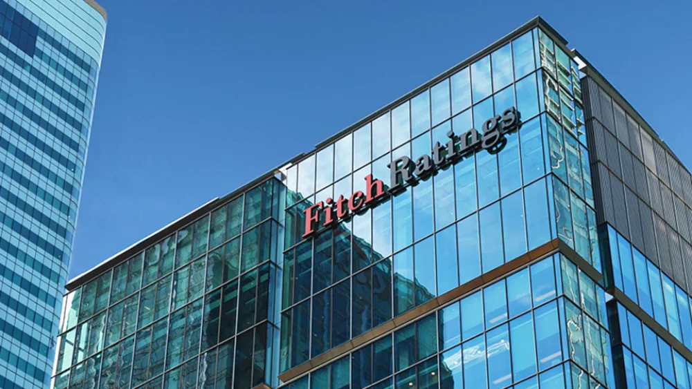 ​Fitch για ΤΙΤΑΝ: Αναβαθμίζει σε «θετικό» το outlook - ισχυρό το χρηματοοικονομικό προφίλ του Ομίλου