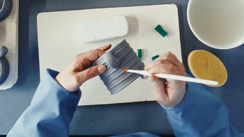 Όταν ο καλλιτεχνικός διευθυντής του Dior εμπνεύστηκε από τα κεραμικά της Ελλάδας