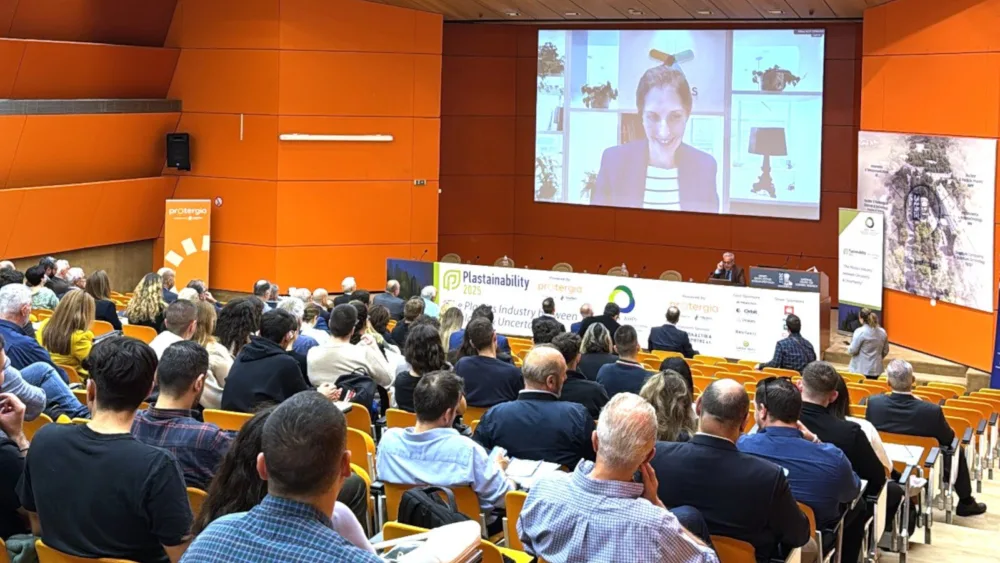 Η βιομηχανία πλαστικών επιλέγει σταθερά την αειφορία - Τι συζητήθηκε στο PLASTAINABILITY 2025 powered by Protergia